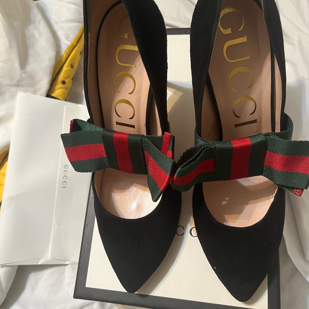 Gucci Bow tie Heels ❤️💚🖤